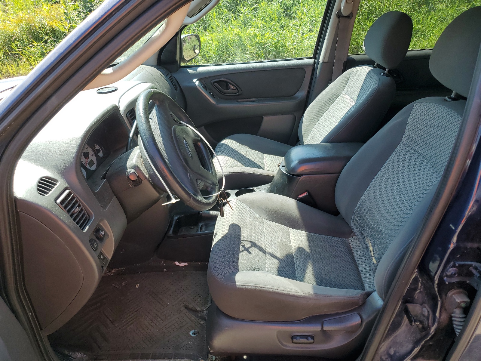 1FMYU03124DA13807 2004 Ford Escape Xlt