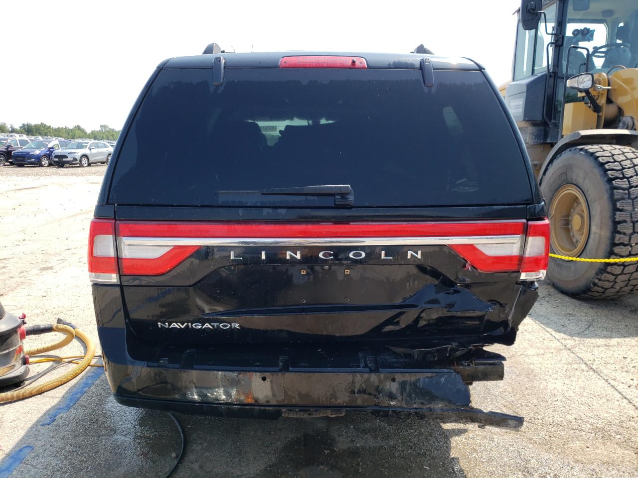 2017 Lincoln Navigator - Image 6