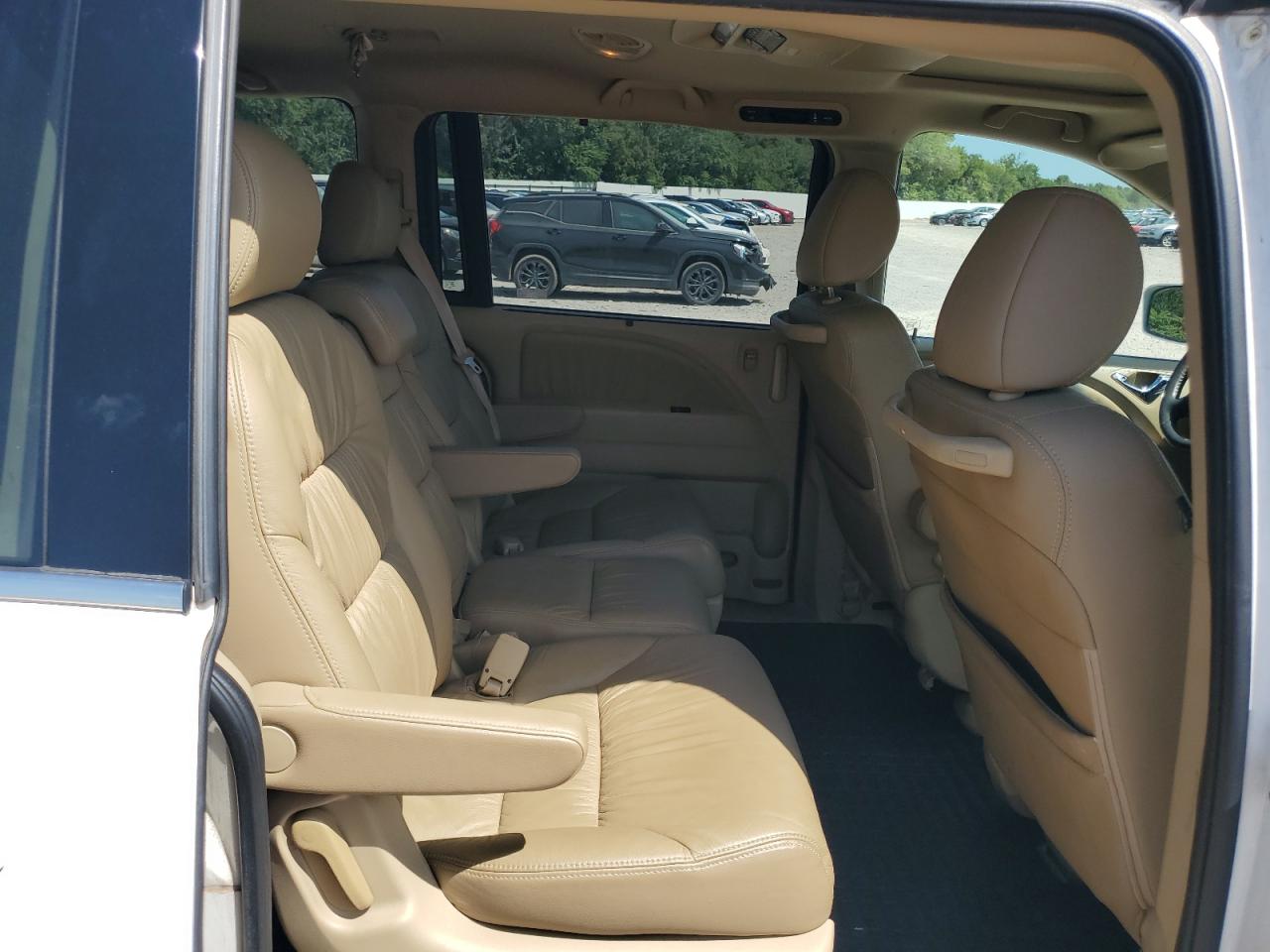 2008 Honda Odyssey - Image 11