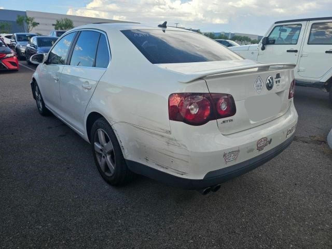 2009 Volkswagen Jetta - Image 3