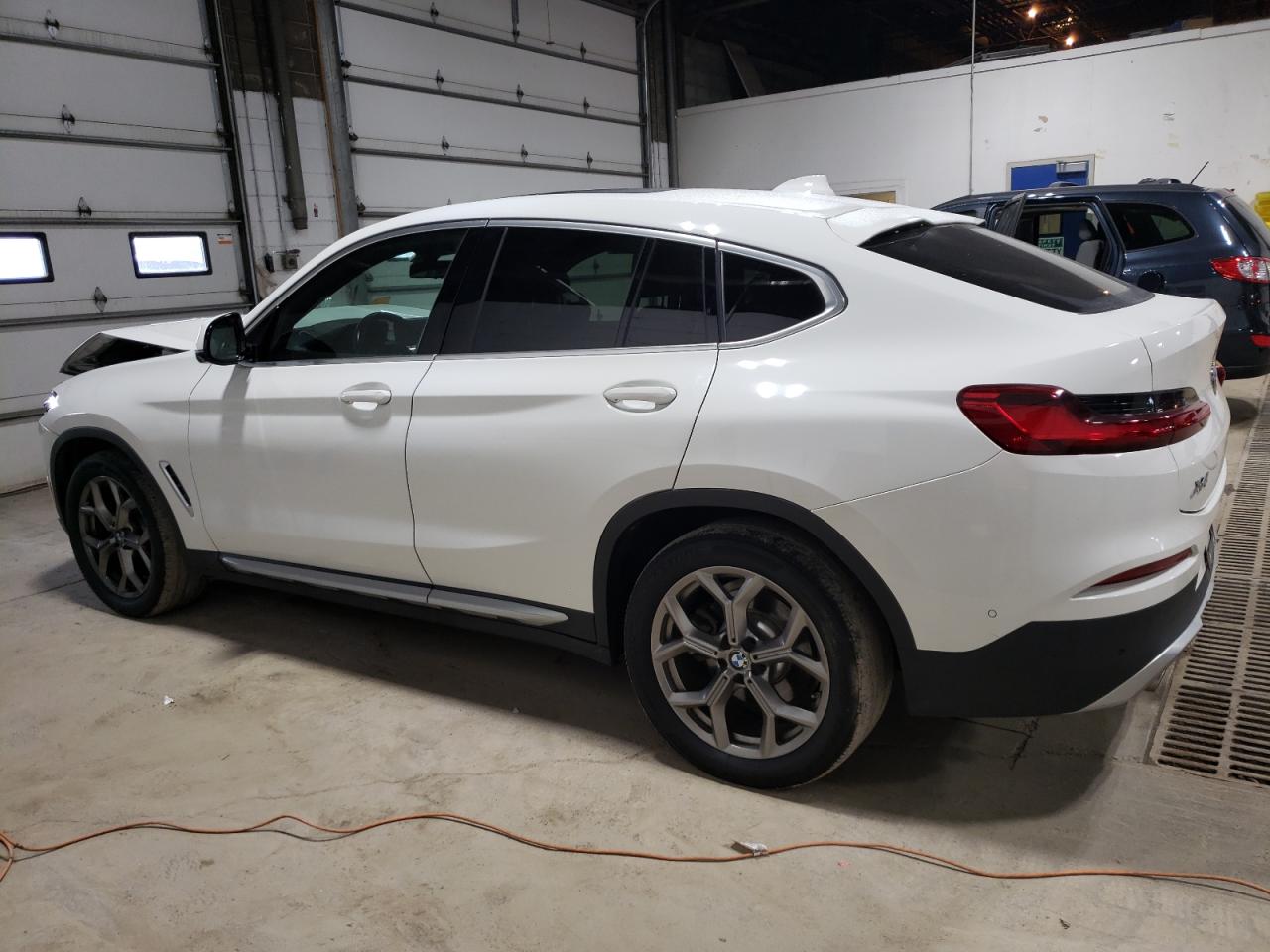 5UX2V1C09L9C38815 2020 BMW X4 - Image 2