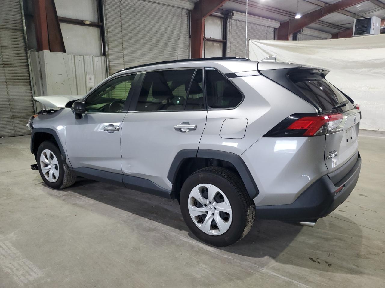 JTMF1RFV4KD006975 2019 TOYOTA RAV 4 - Image 2