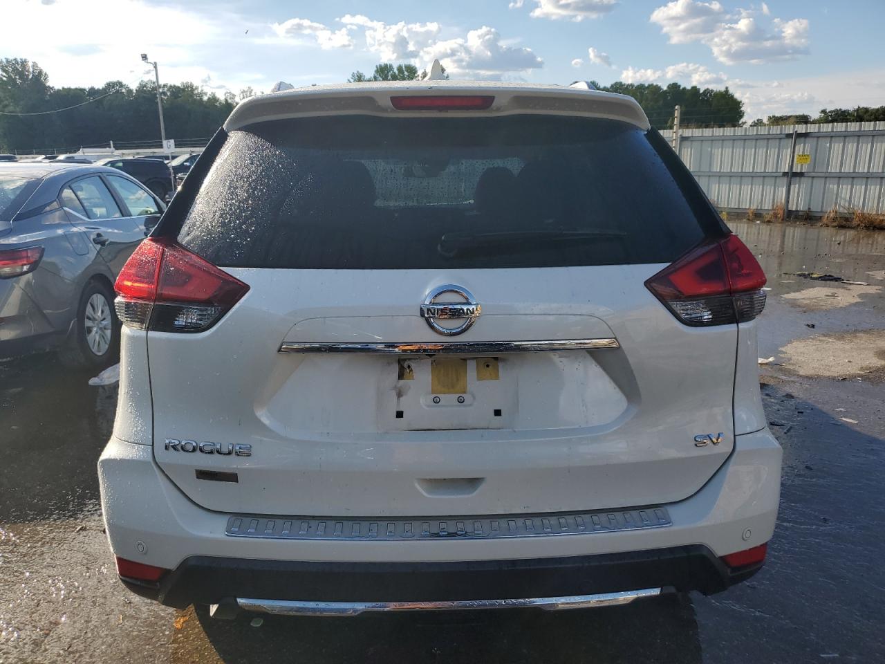 JN8AT2MT5KW268090 2019 Nissan Rogue S