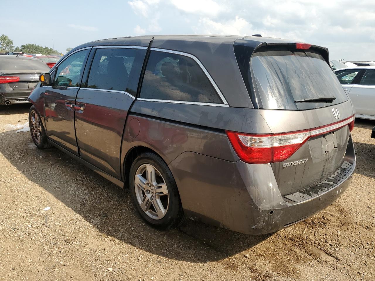 2011 Honda Odyssey - Image 2
