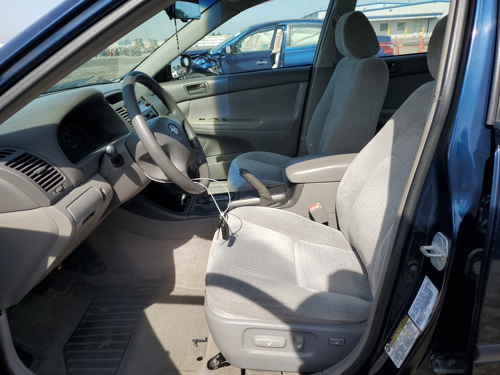 4T1BE32K84U290623 2004 Toyota Camry Le