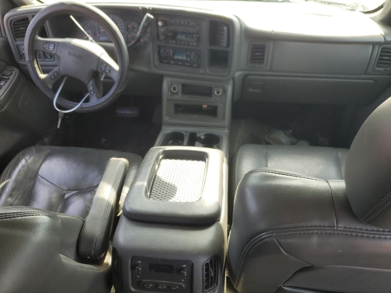 2005 GMC Sierra - Image 8