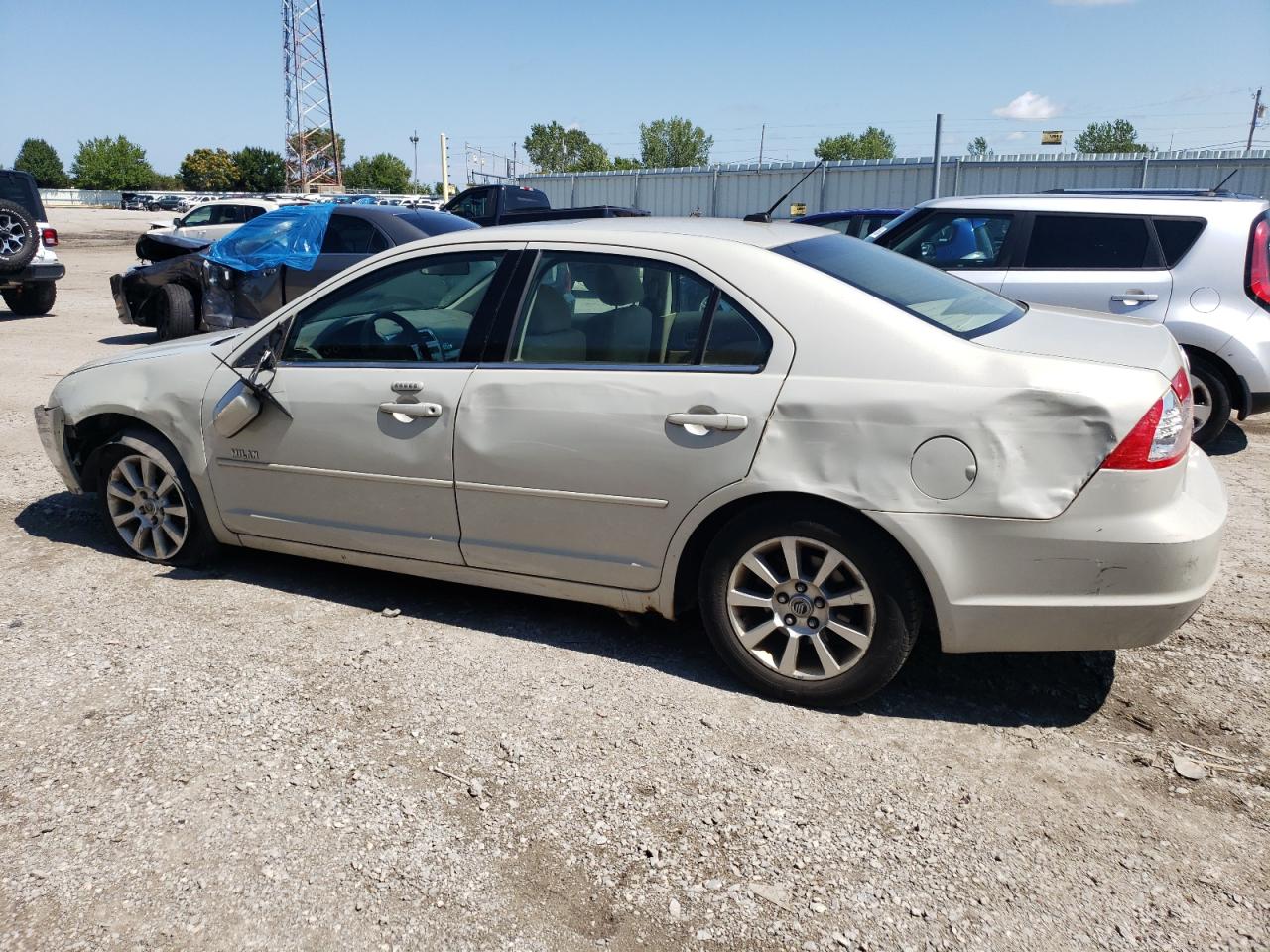 2008 Mercury Milan - Image 2