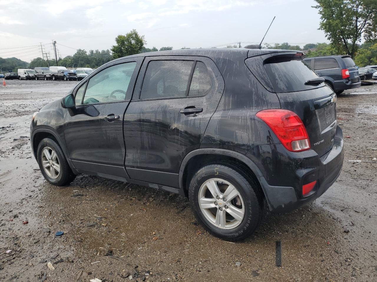 KL7CJNSB6LB028977 2020 CHEVROLET TRAX - Image 2