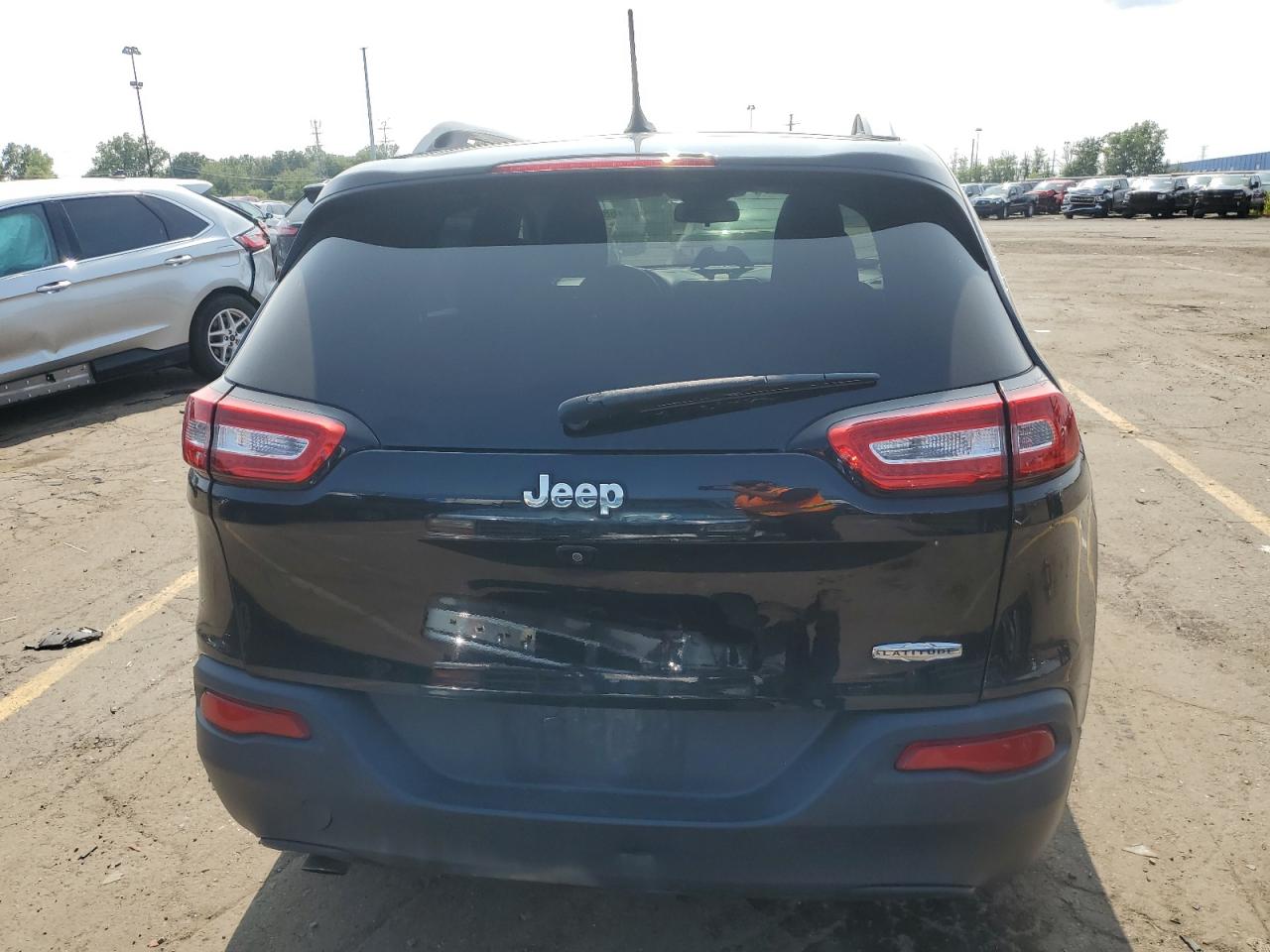 2016 Jeep Cherokee Latitude VIN: 1C4PJLCB2GW234089 Lot: 68325704