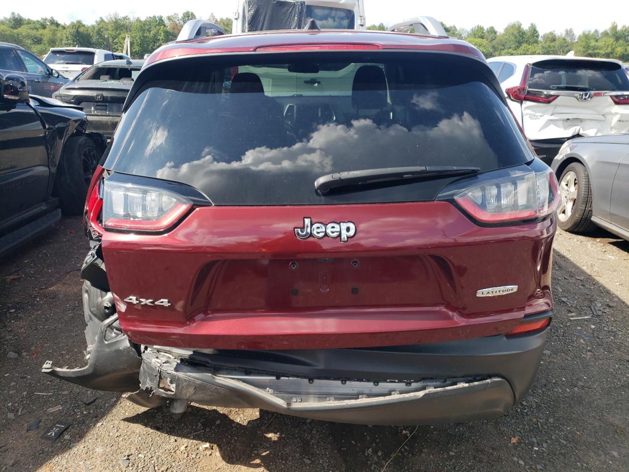 2019 Jeep Cherokee Latitude VIN: 1C4PJMCB6KD352110 Lot: 67646894