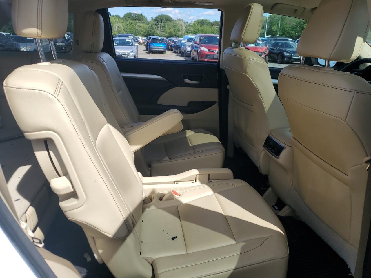 2018 Toyota Highlander Se VIN: 5TDJZRFH9JS832477 Lot: 66809034