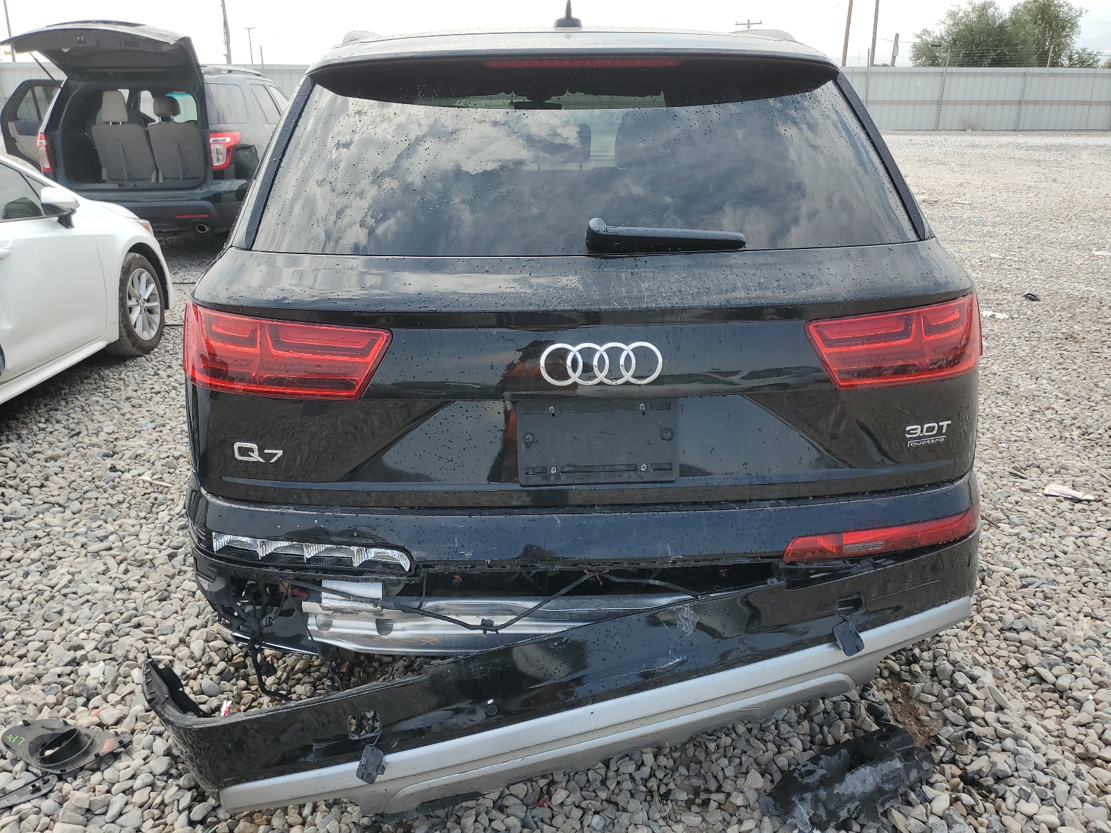 WA1LAAF78JD025575 2018 Audi Q7 Premium Plus