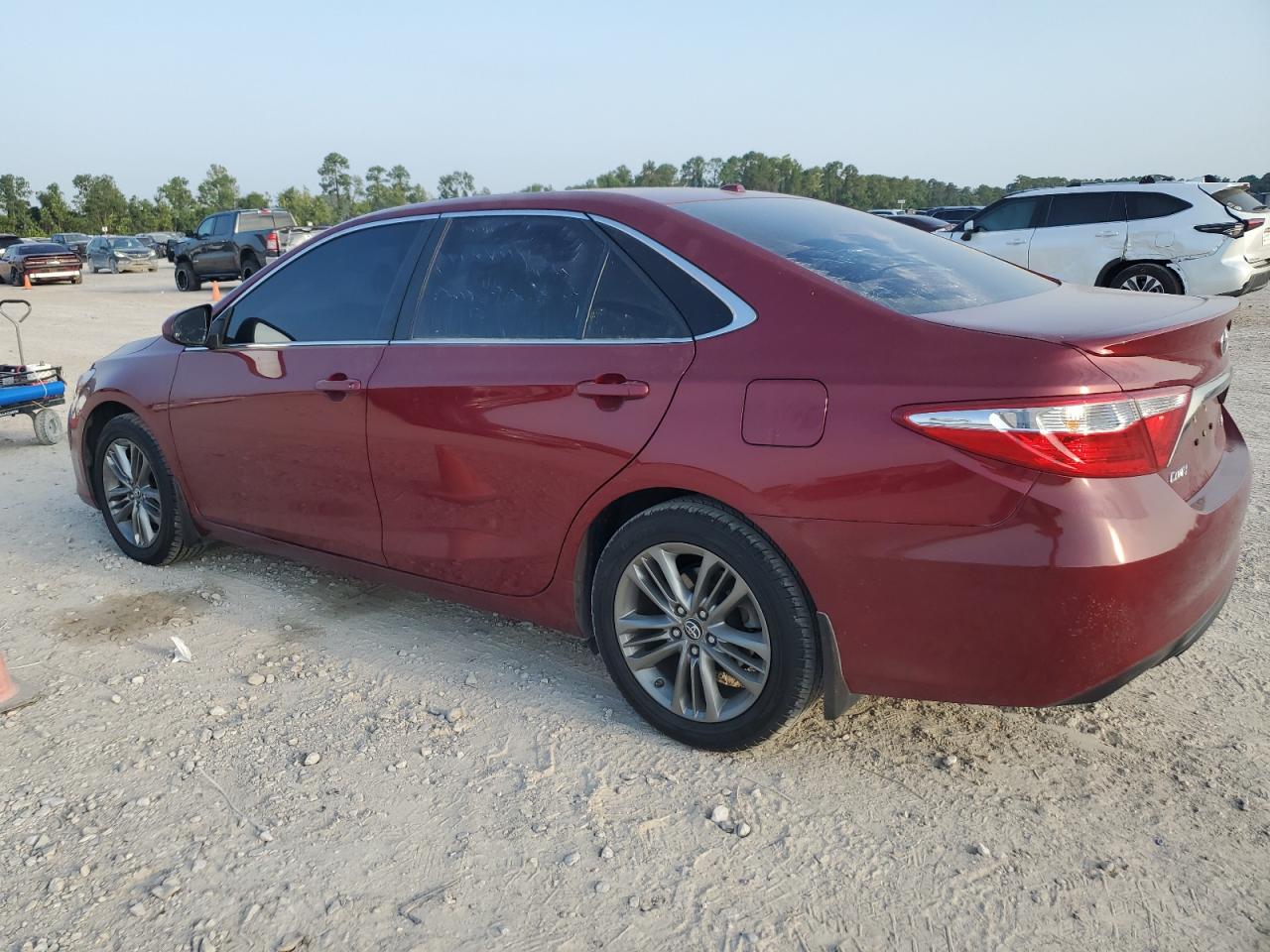 4T1BF1FK8HU621623 2017 TOYOTA CAMRY - Image 2