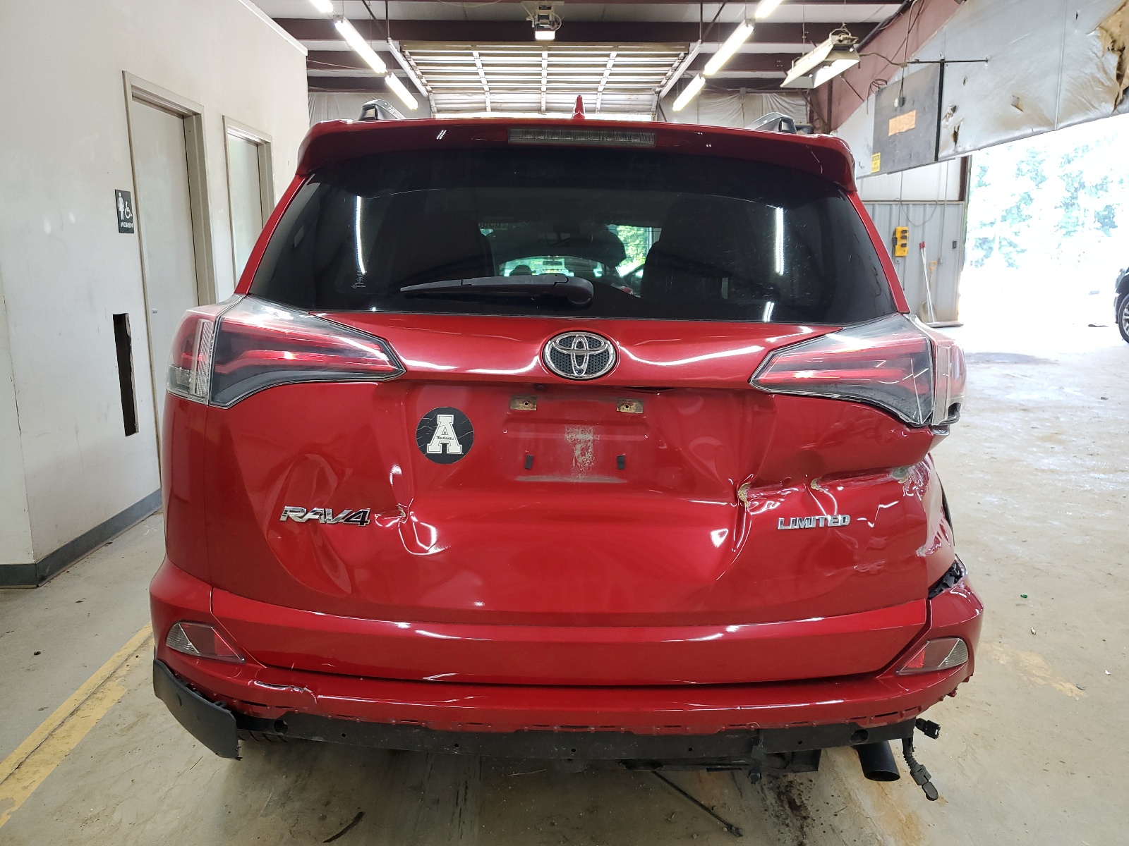 JTMYFREV2HJ117482 2017 Toyota Rav4 Limited