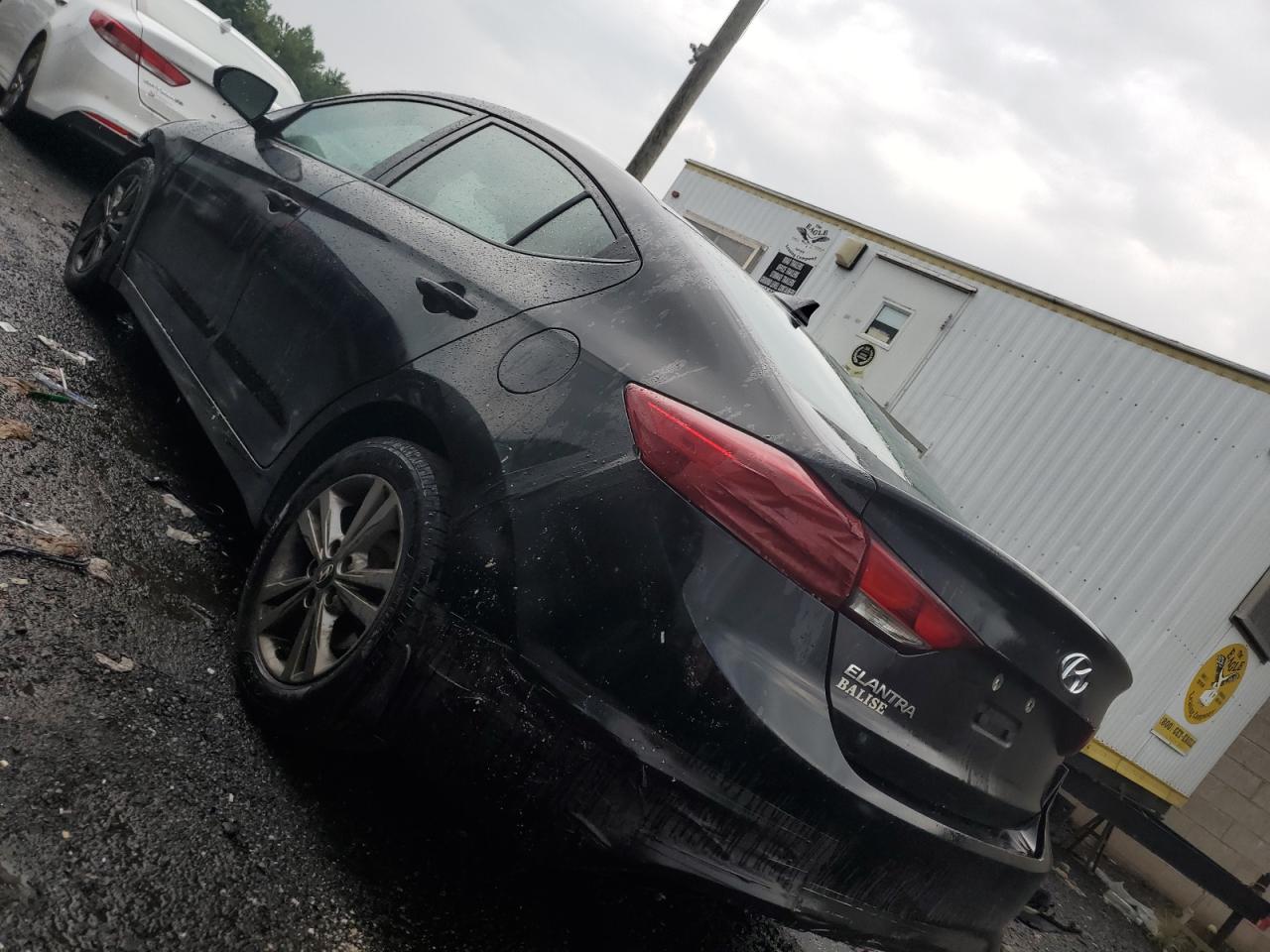 5NPD84LF9JH267577 2018 HYUNDAI ELANTRA - Image 2