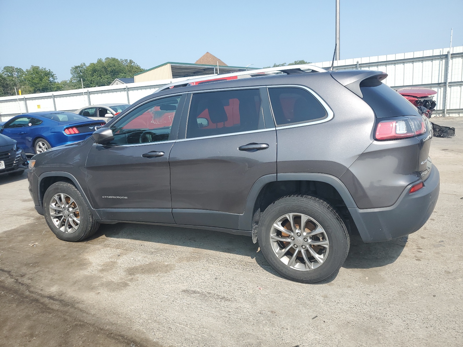 1C4PJMLB3KD336219 2019 Jeep Cherokee Latitude Plus