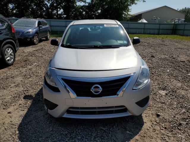  NISSAN VERSA 2015 Srebrny