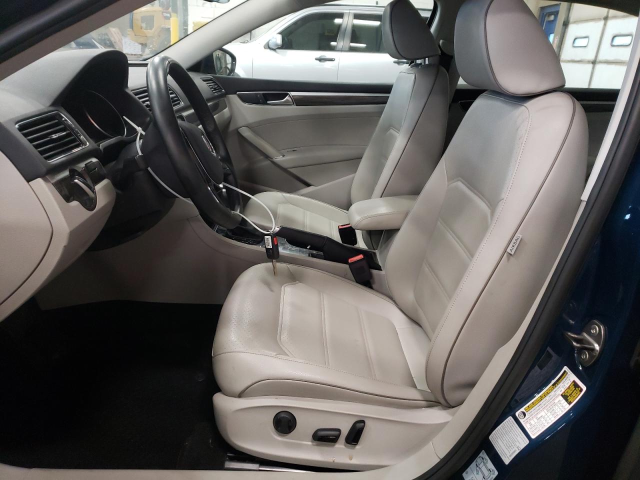 2018 Volkswagen Passat Se VIN: 1VWBA7A32JC005978 Lot: 66172554