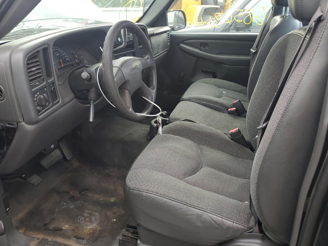 2004 GMC Sierra - Image 7