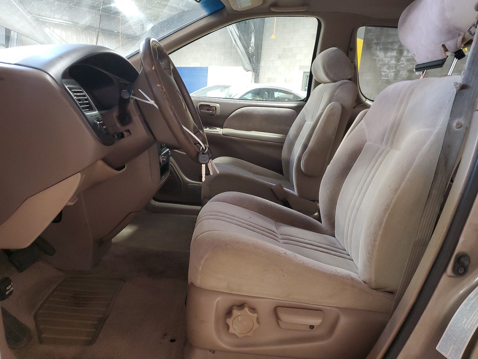 4T3ZF13C9XU110830 1999 Toyota Sienna Le