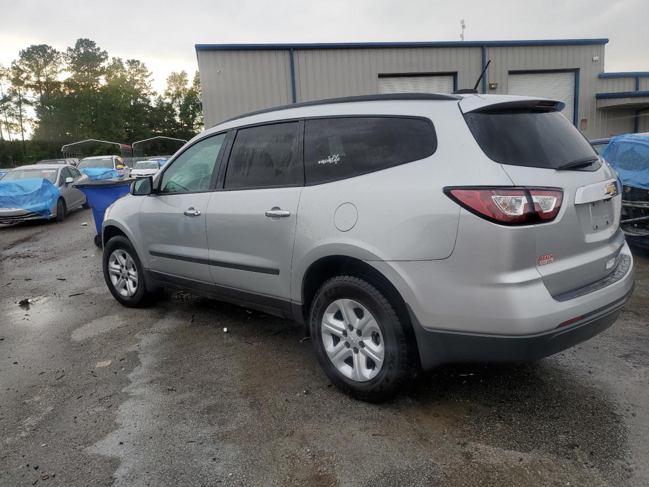 1GNKRFKD8GJ253144 2016 CHEVROLET TRAVERSE - Image 2