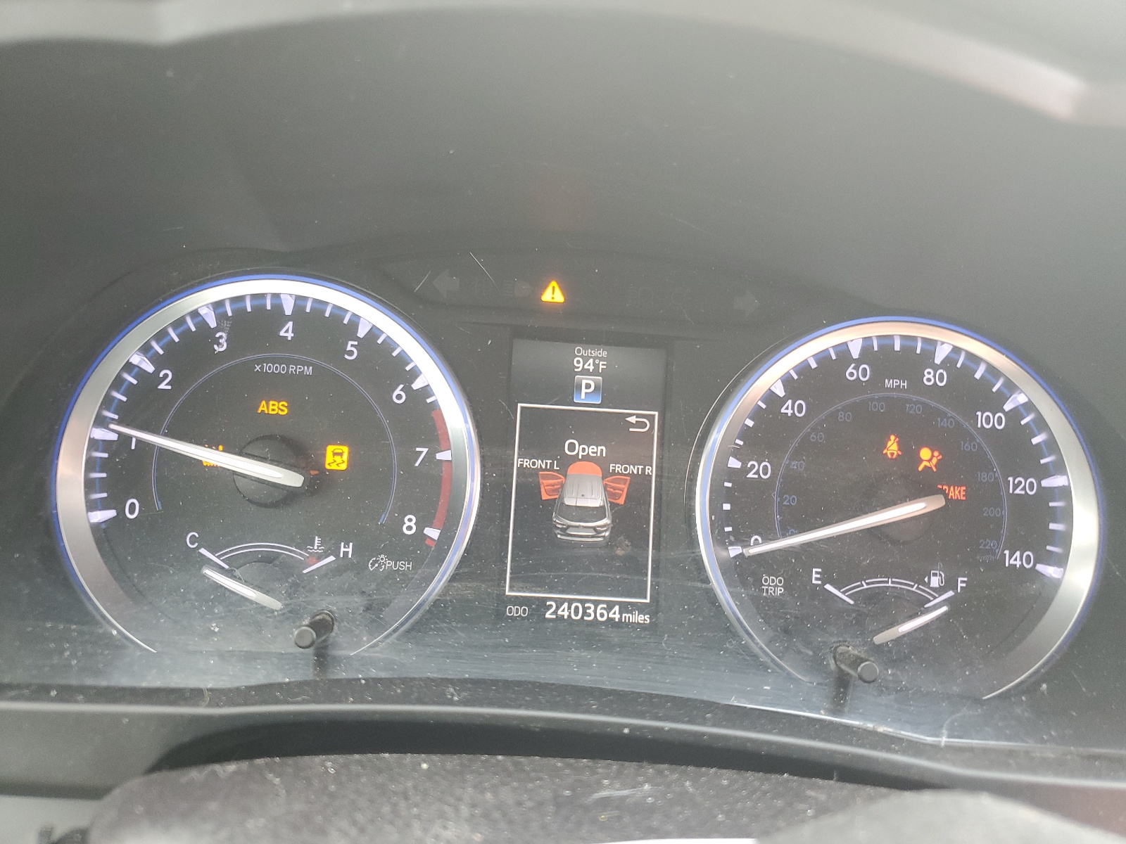 5TDKKRFH8GS136176 2016 Toyota Highlander Xle