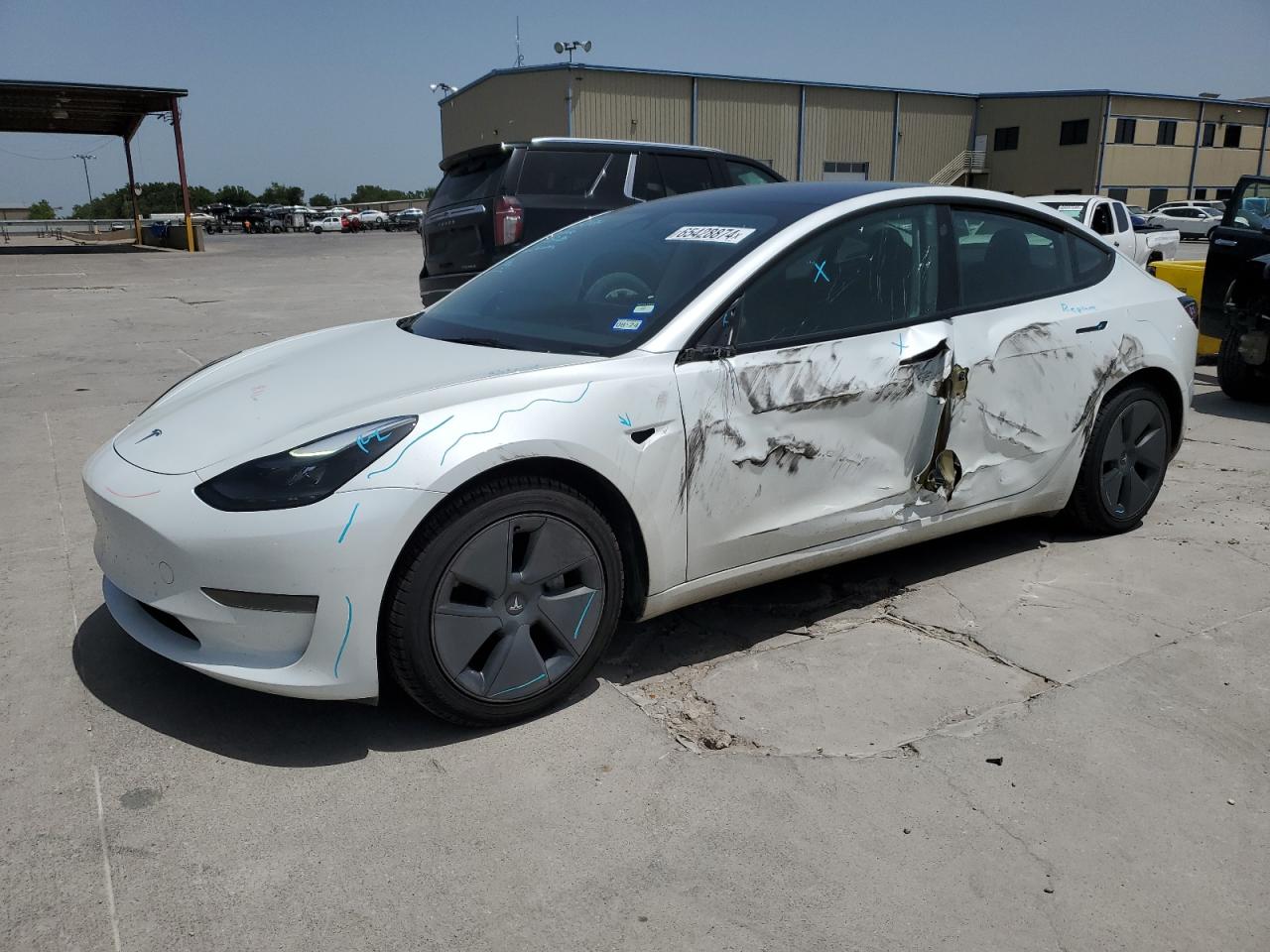 5YJ3E1EA7PF605084 2023 TESLA MODEL 3 - Image 1