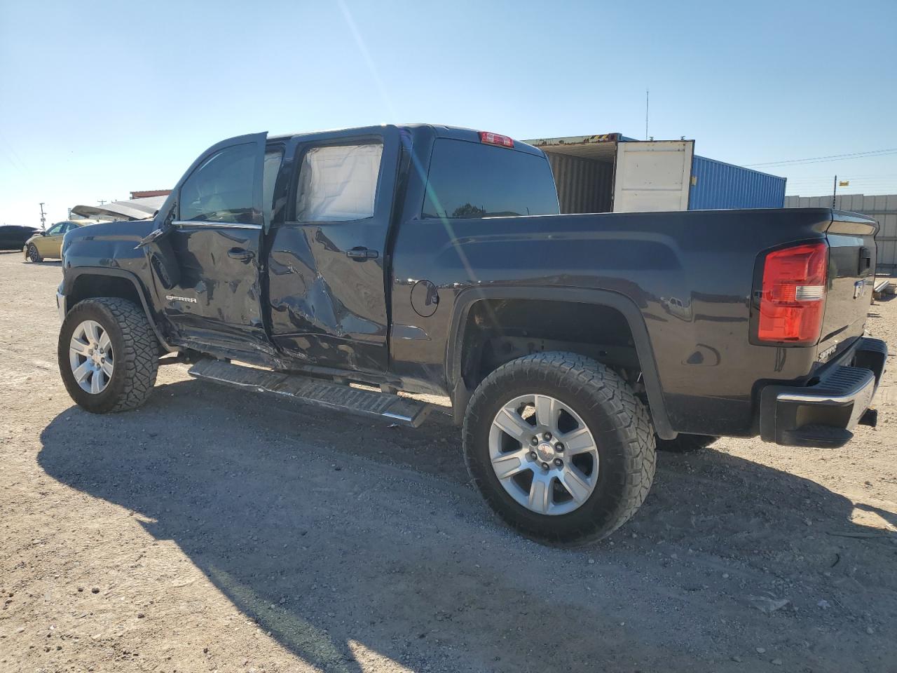 2015 GMC Sierra - Image 2