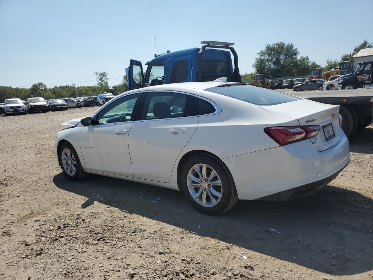 1G1ZD5ST6KF127361 2019 CHEVROLET MALIBU - Image 2