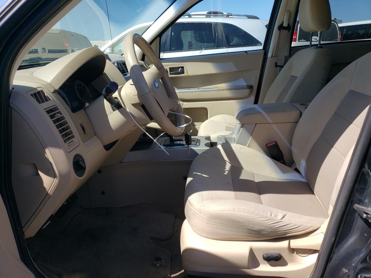 2008 Ford Escape Xlt VIN: 1FMCU93118KE74805 Lot: 67001304