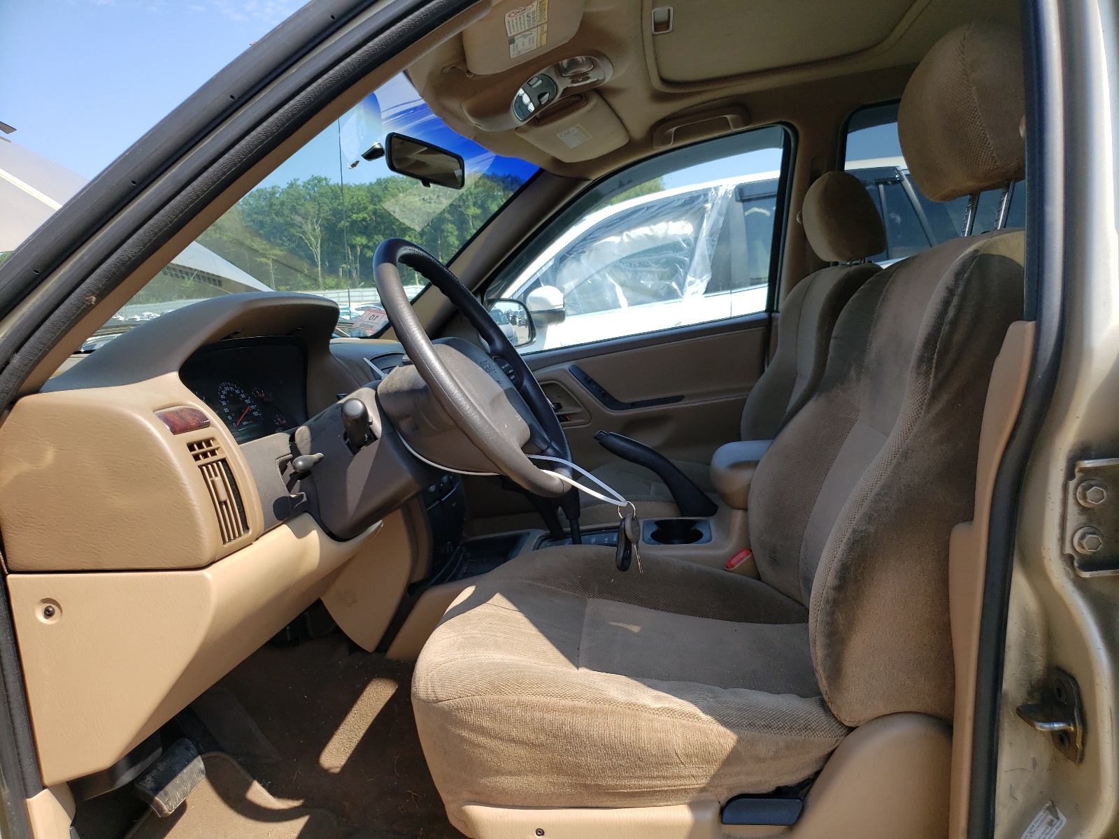 1J4GW48S4YC394777 2000 Jeep Grand Cherokee Laredo