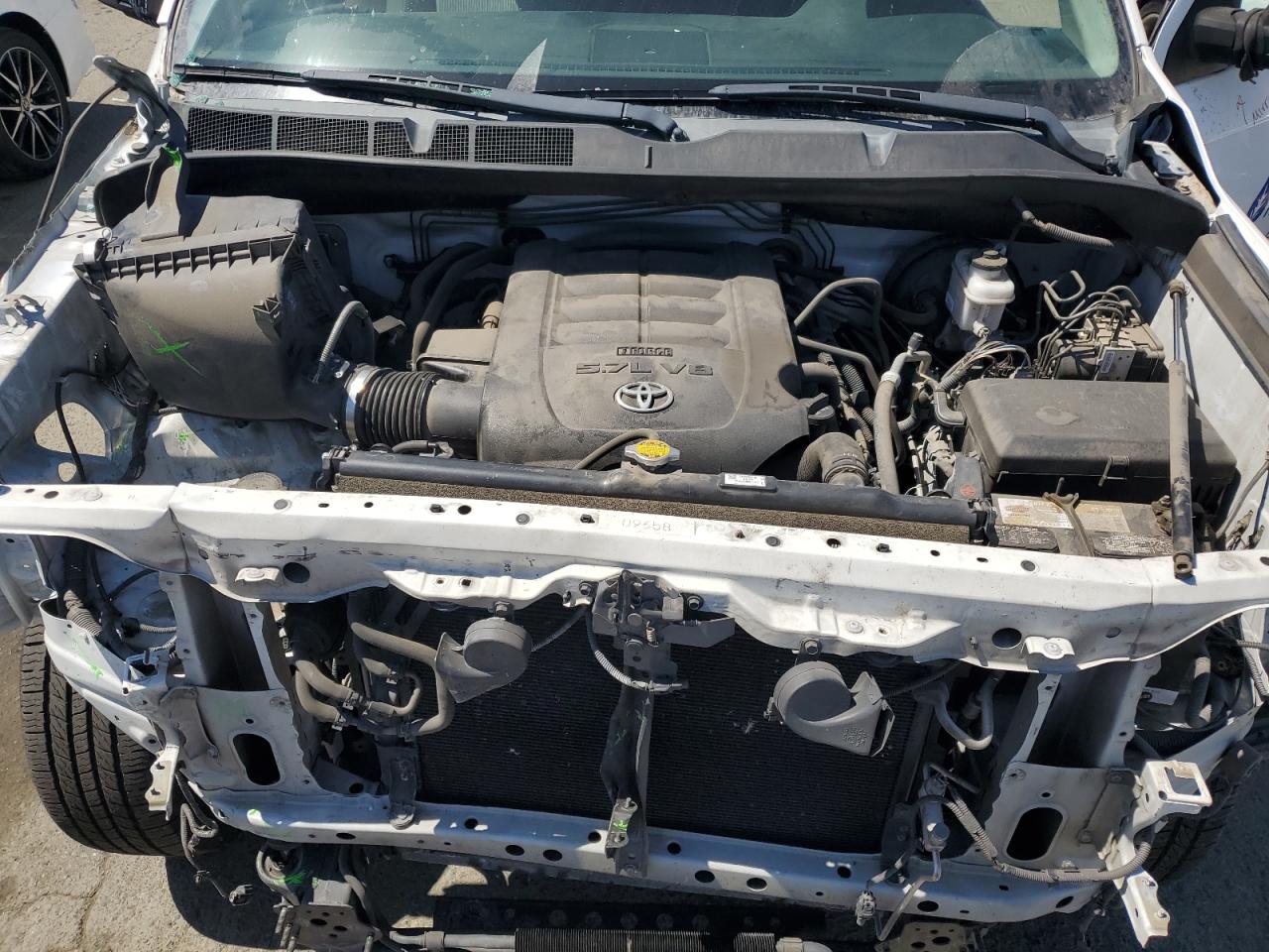 5TFNY5F1XHX214668 2017 Toyota Tundra Sr