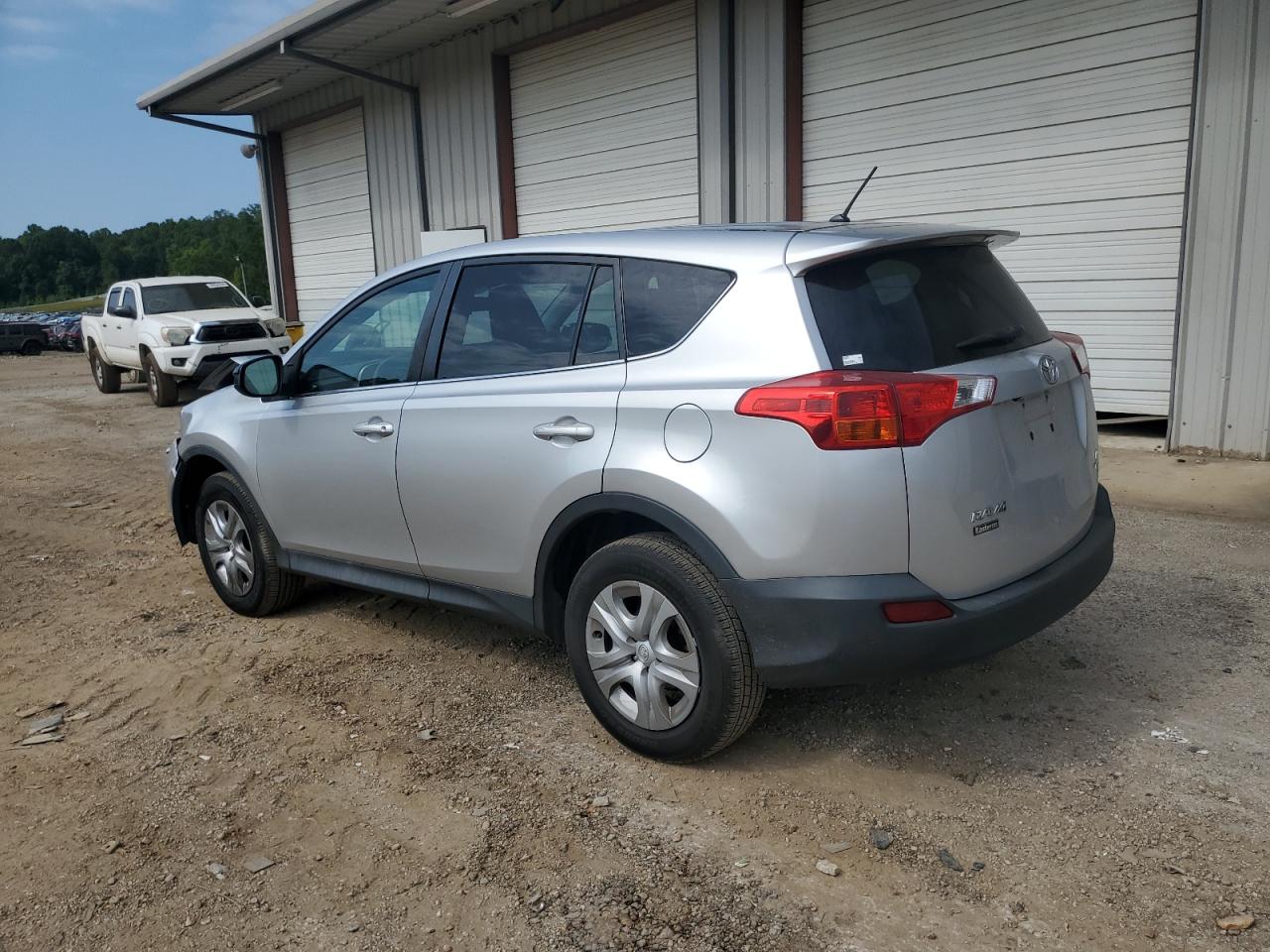 2T3BFREV1FW339029 2015 TOYOTA RAV 4 - Image 2