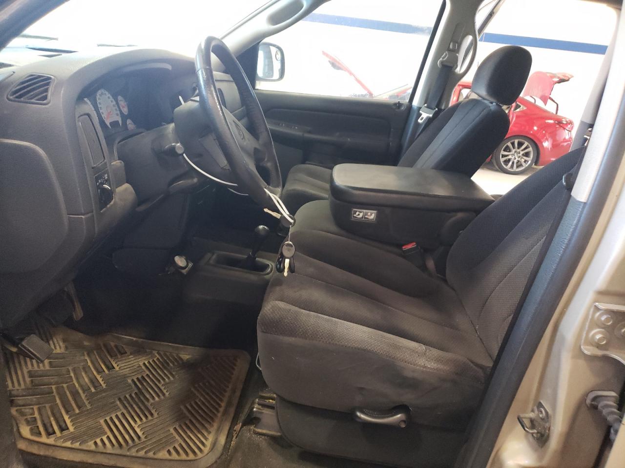 2002 Dodge Ram 1500 VIN: 1D7HU18N02S568565 Lot: 67001144