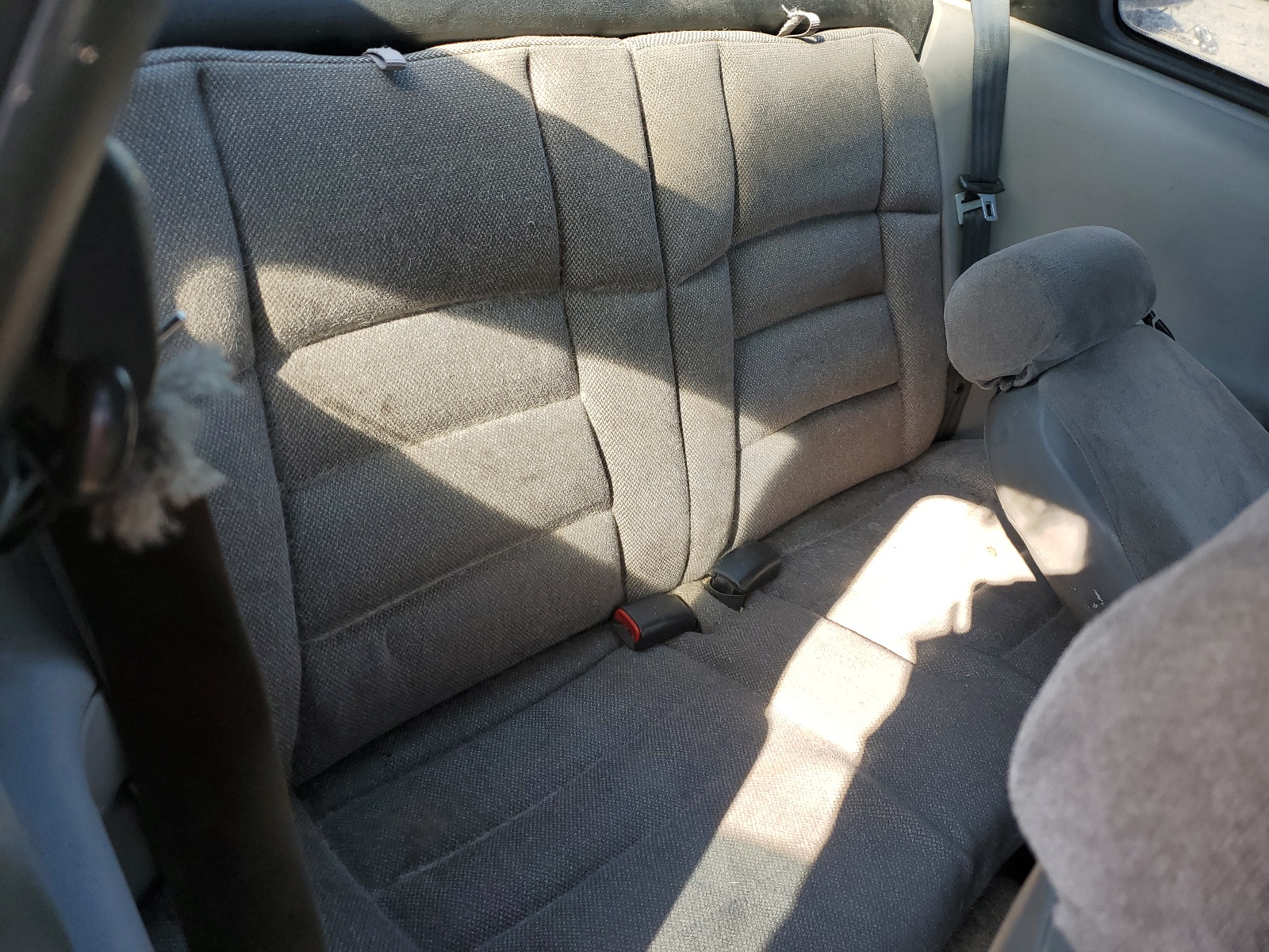 1FAFP4047WF153373 1998 Ford Mustang