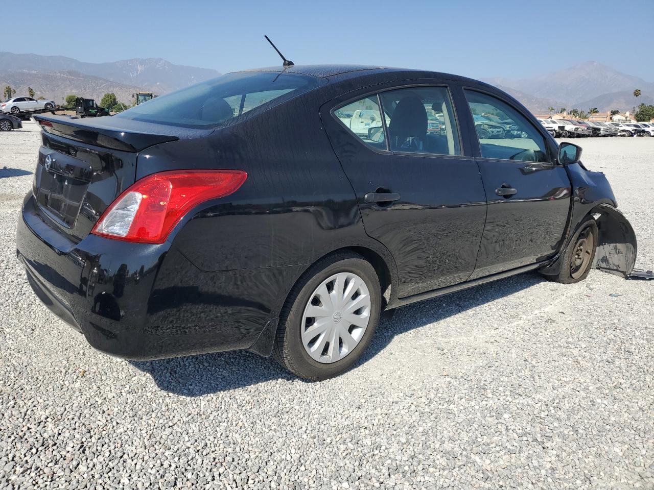 2019 Nissan Versa - Image 3