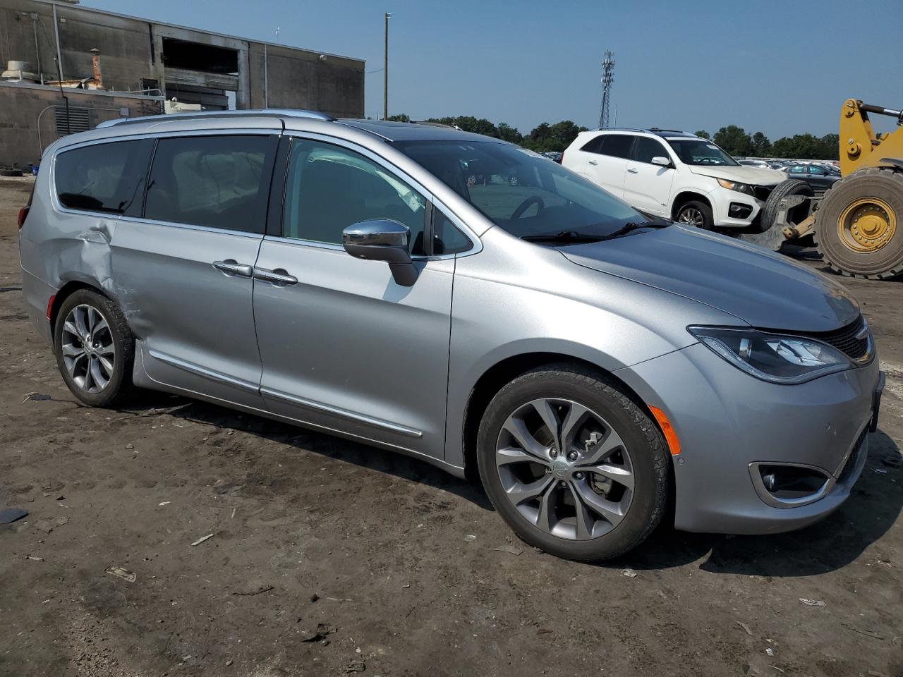 2020 Chrysler Pacifica - Image 4