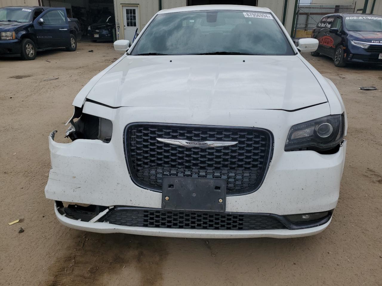 2017 Chrysler 300 - Image 5