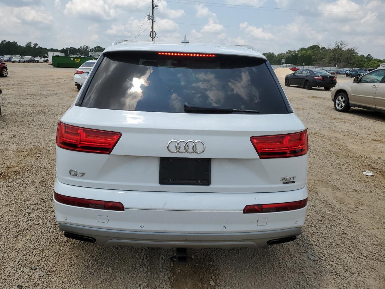 WA1LAAF79HD037793 2017 Audi Q7 Premium Plus