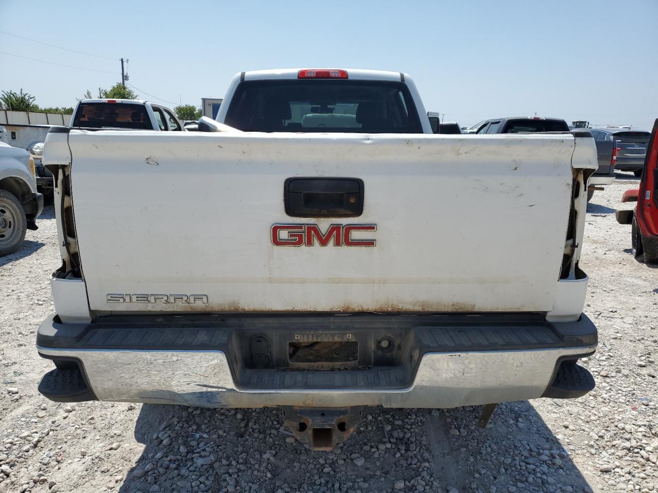 2018 GMC Sierra K2500 Heavy Duty VIN: 1GT12REYXJF155607 Lot: 68732334