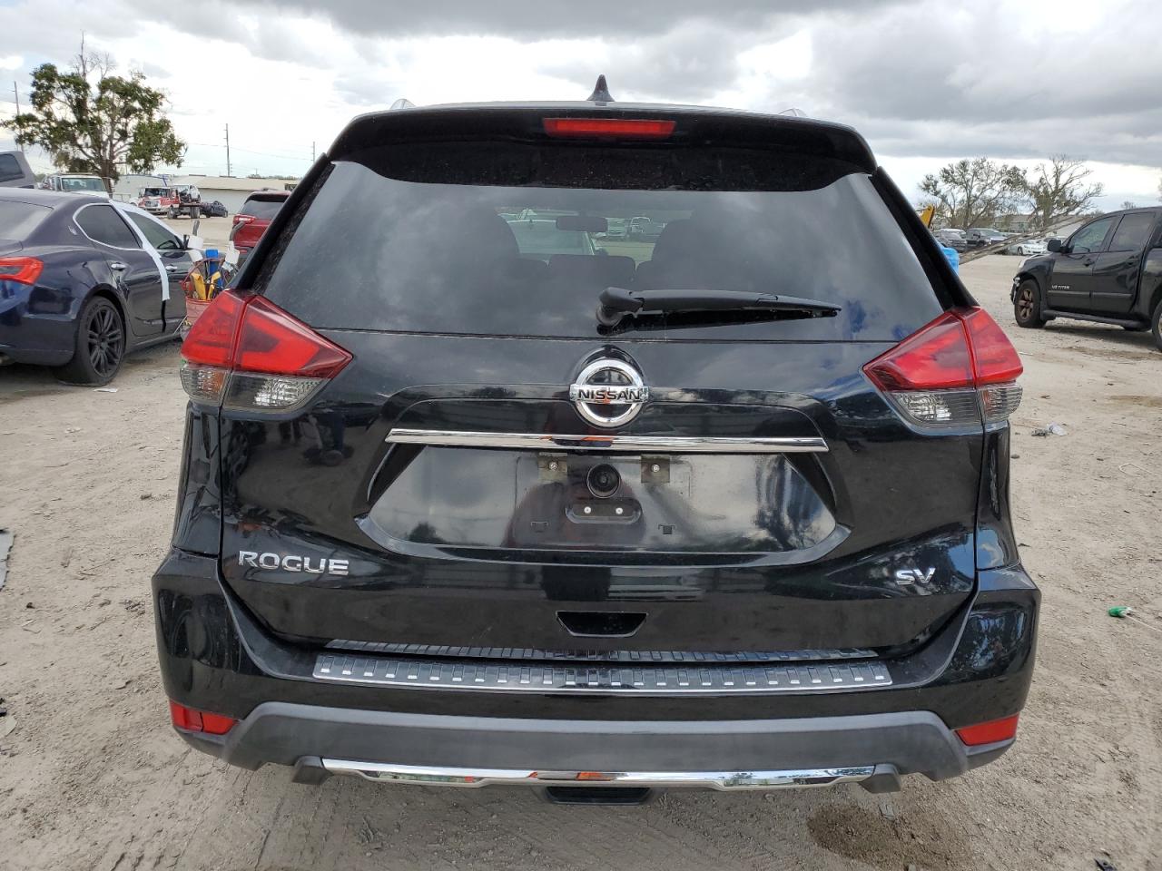 2017 Nissan Rogue S VIN: KNMAT2MT3HP616158 Lot: 69576644