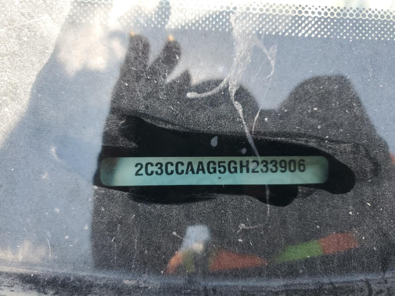 2016 Chrysler 300 - Image 12