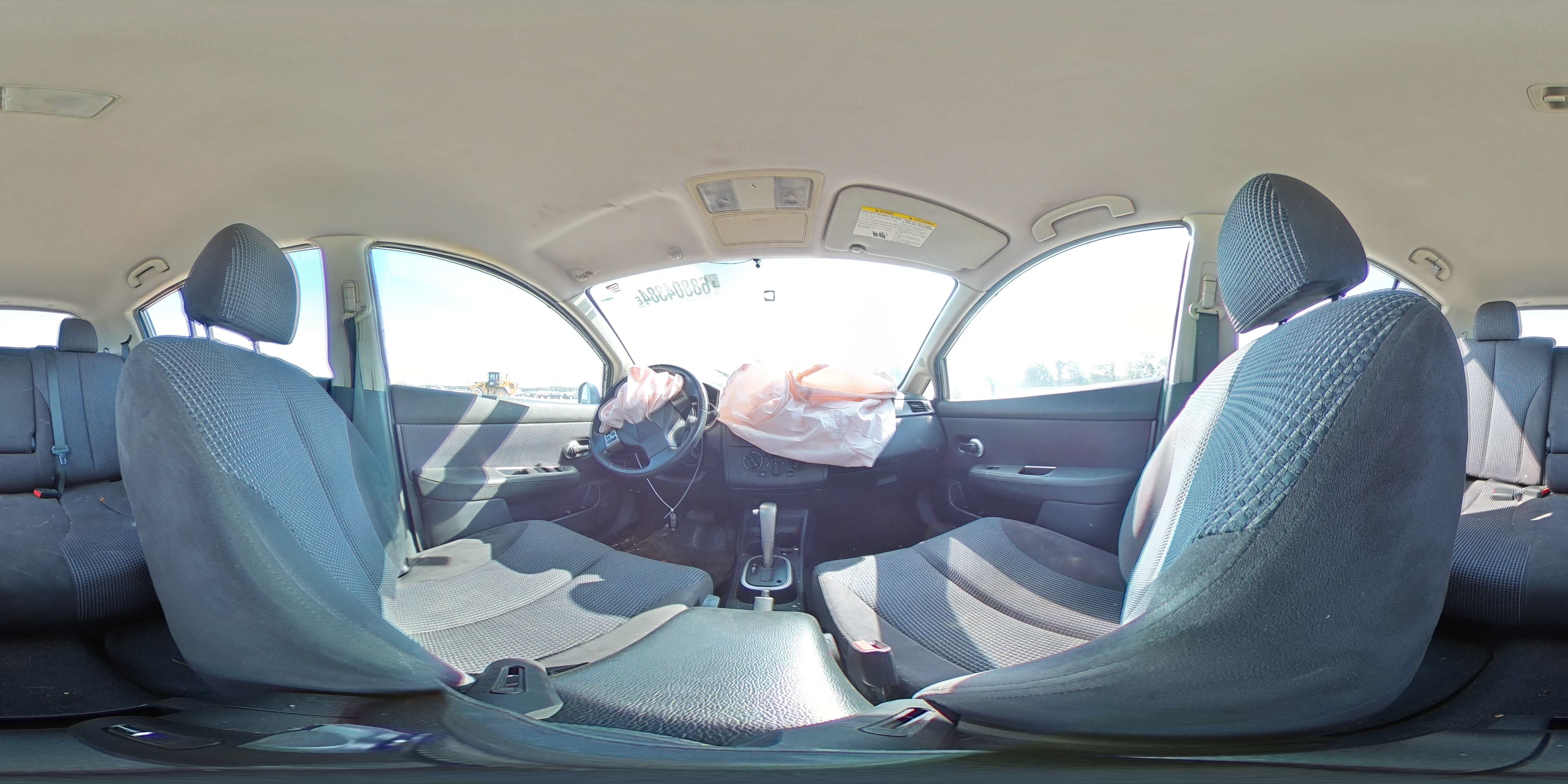 2011 Nissan Versa - Image 13