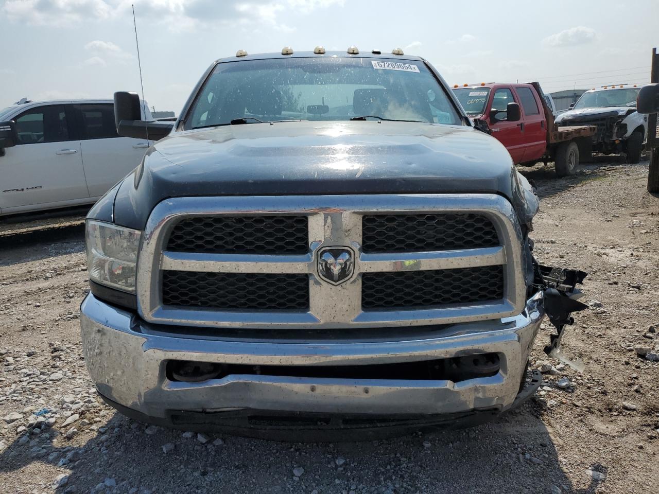 2014 RAM 3500 - Image 5