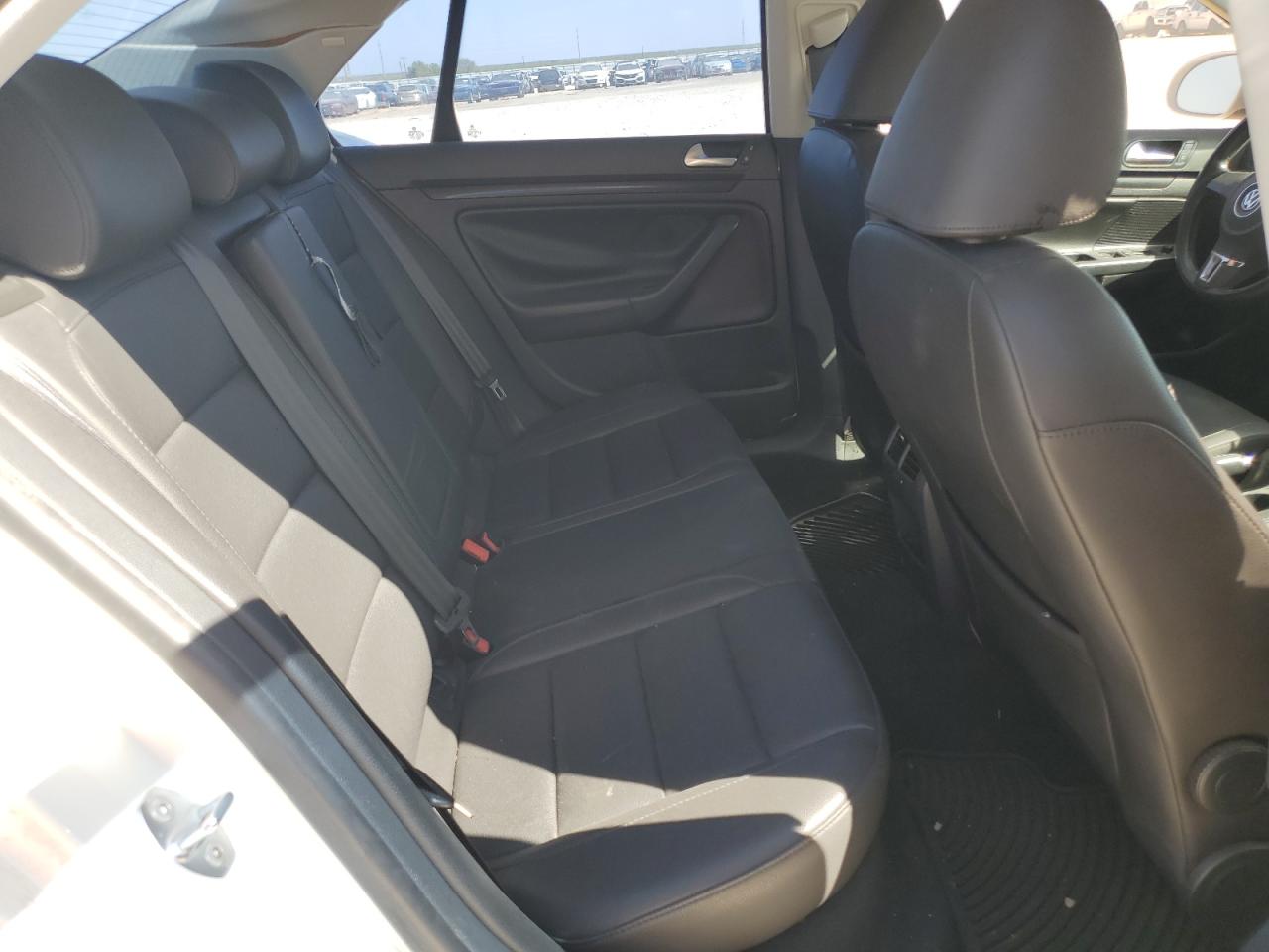 2010 Volkswagen Jetta Wolfsburg VIN: 3VWRJ7AJ5AM039036 Lot: 72341324