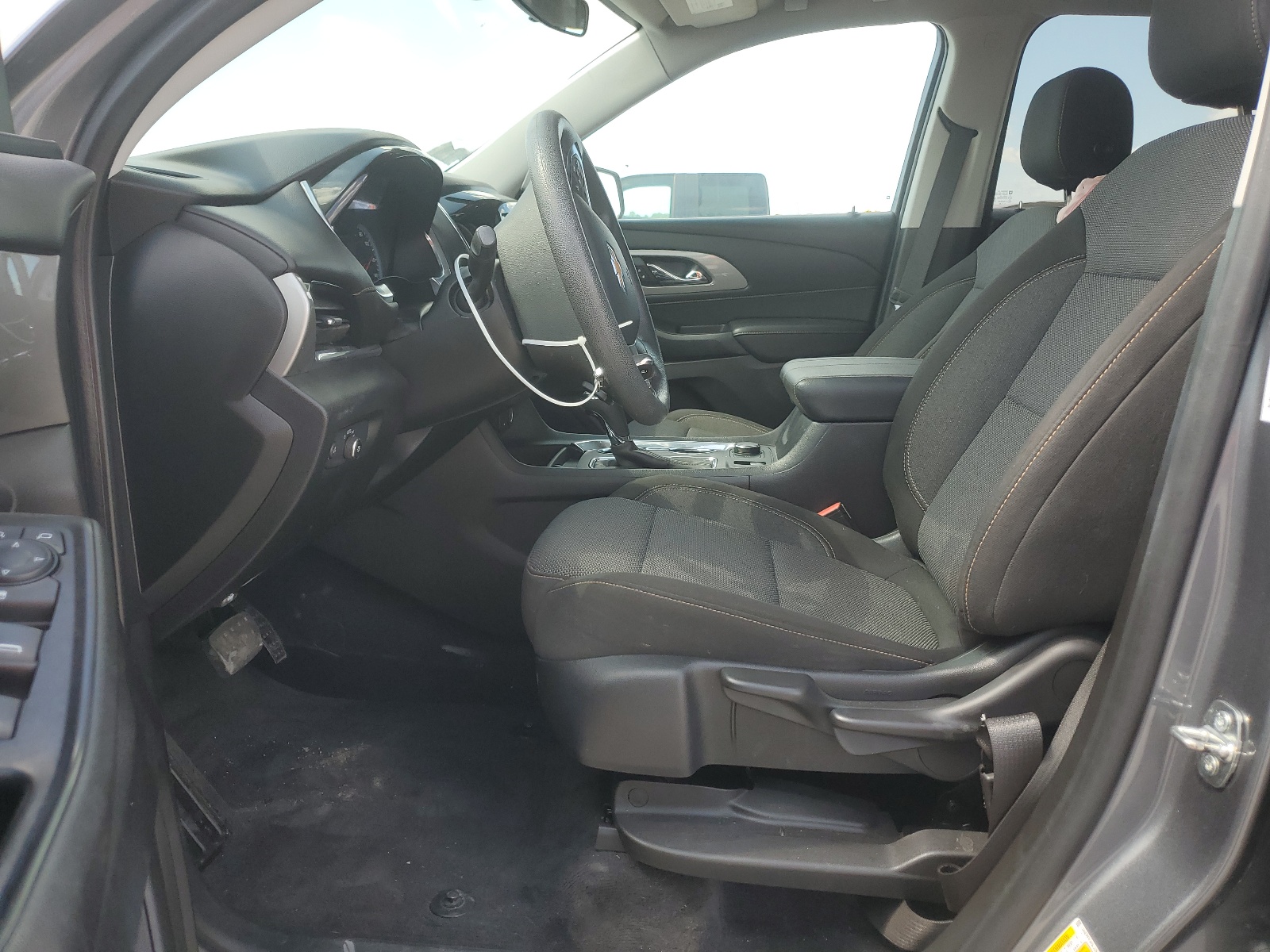 2020 Chevrolet Traverse Ls vin: 1GNERFKW5LJ256351