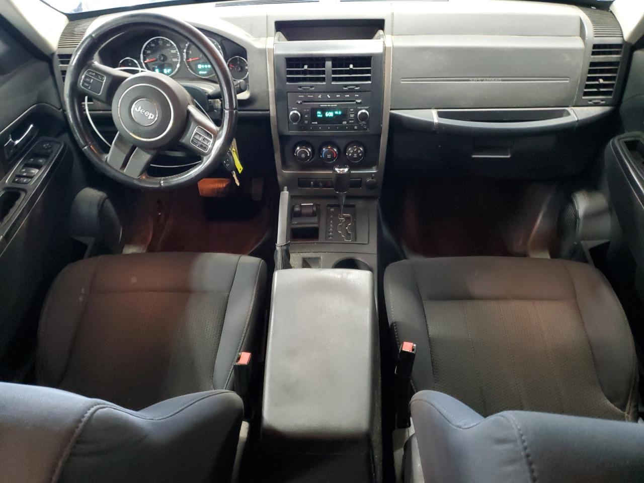 2012 Jeep Liberty (North America) - Image 8