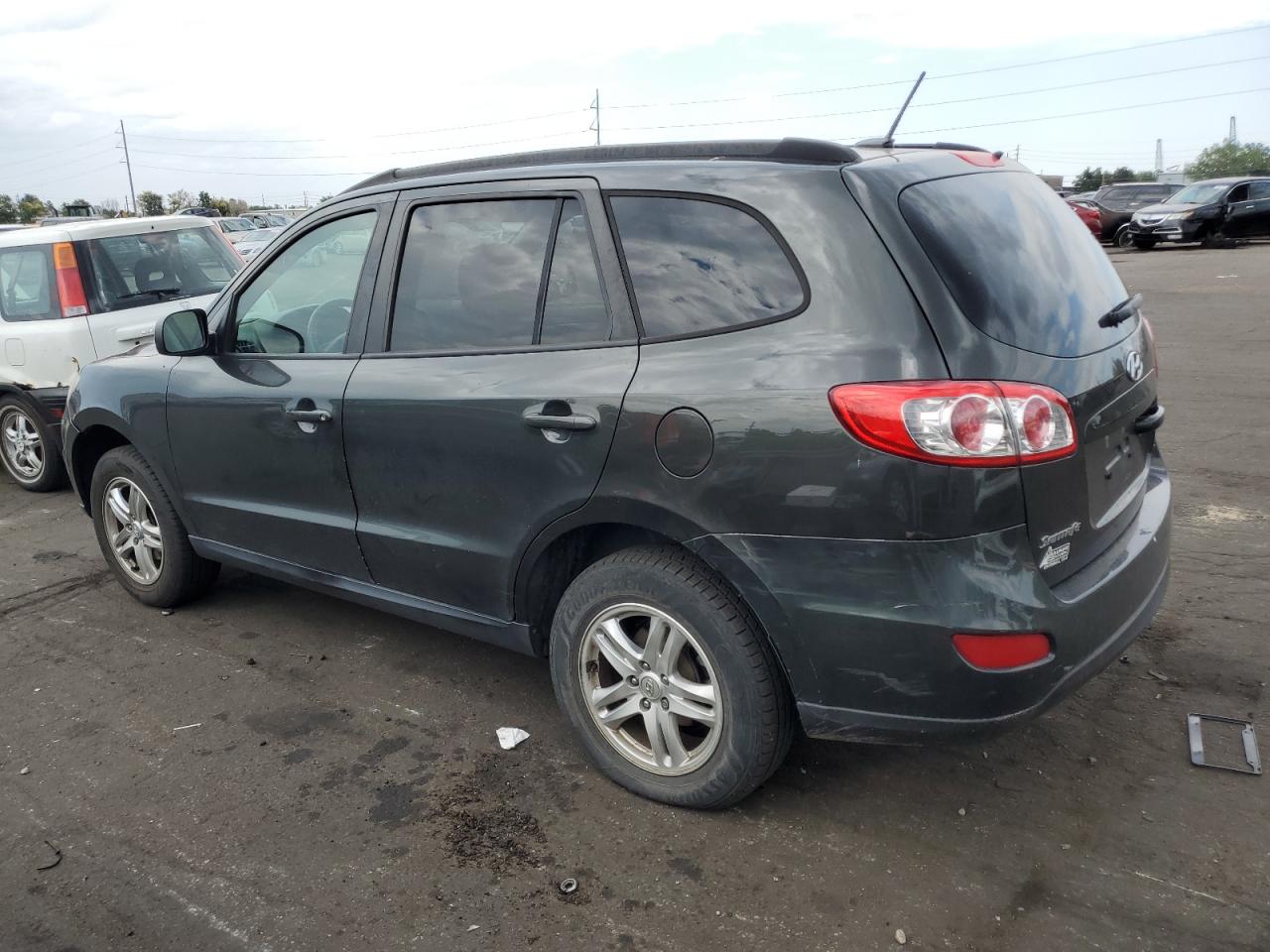 2012 Hyundai Santa Fe - Image 2
