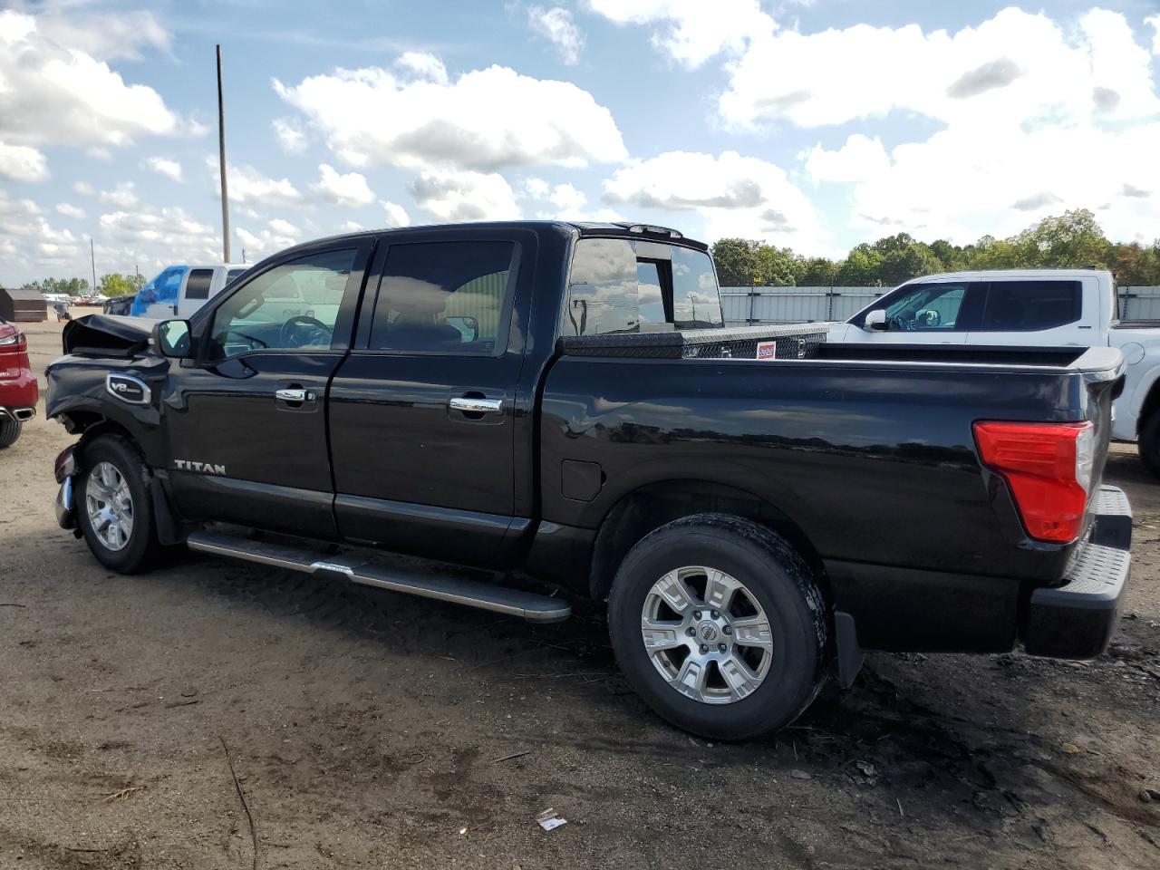 2017 Nissan Titan - Image 2