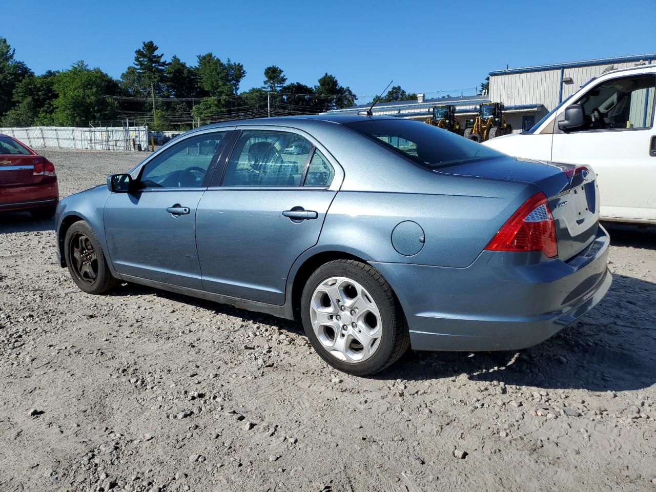 2011 Ford Fusion - Image 2